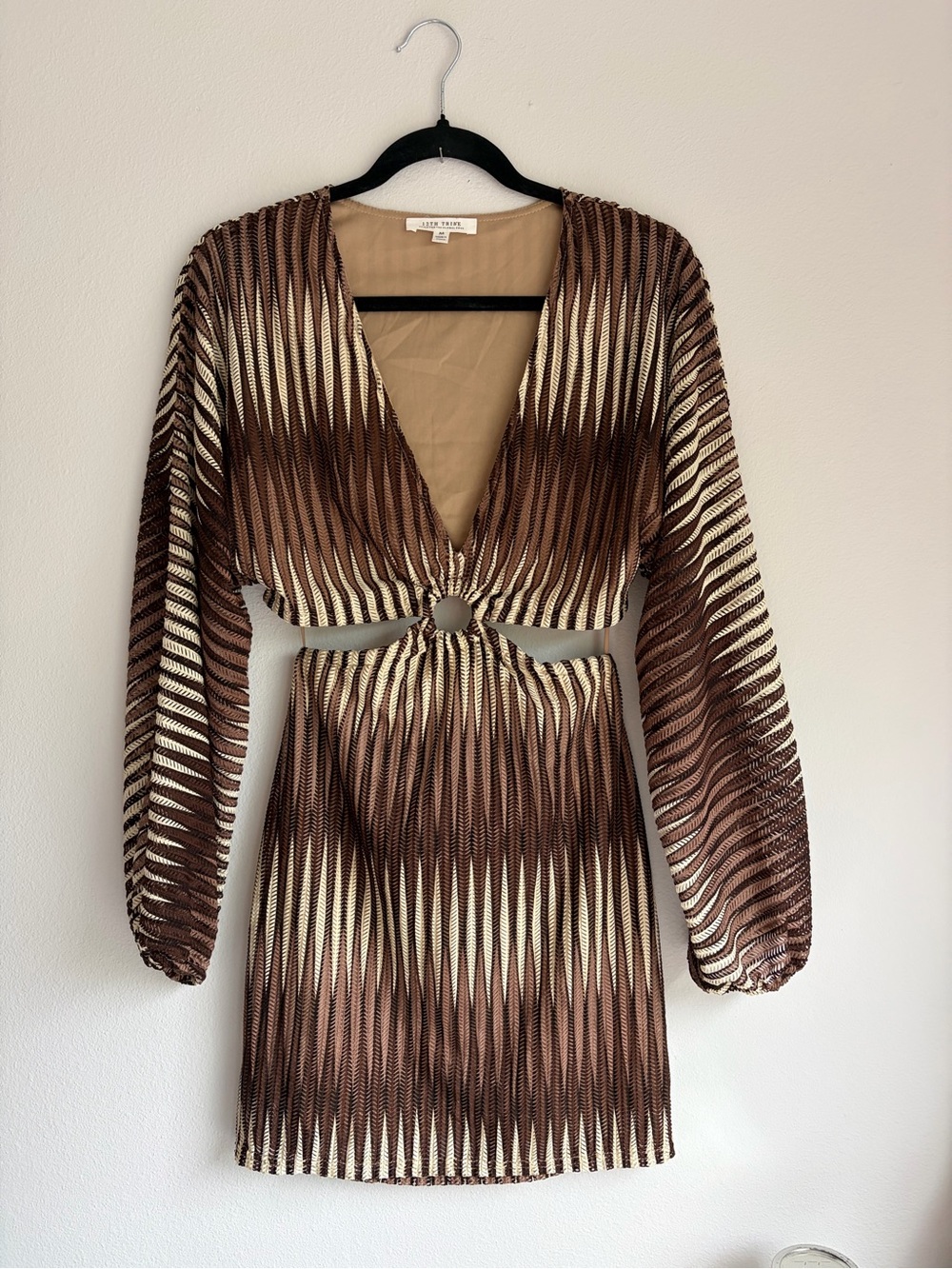 12th Tribe Brown Mesh Cutout Ring Detail Long Sleeve Mini Dress Size Medium 🤎✨